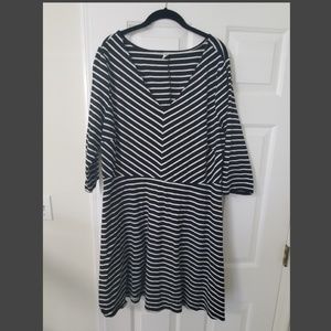 Old Navy black & white striped dress XXL